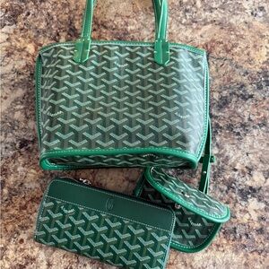 Green Pattern Tote and Accessories Set